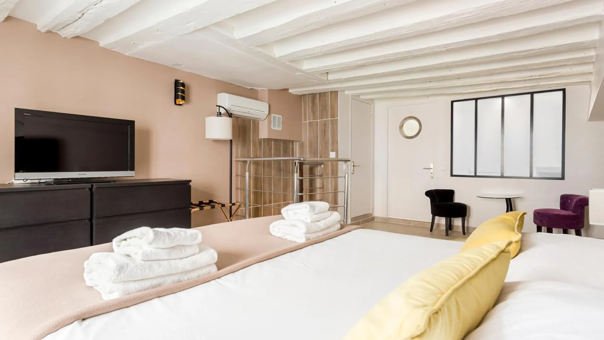 Apartment Rivoli Vieille Du Temple With Ac